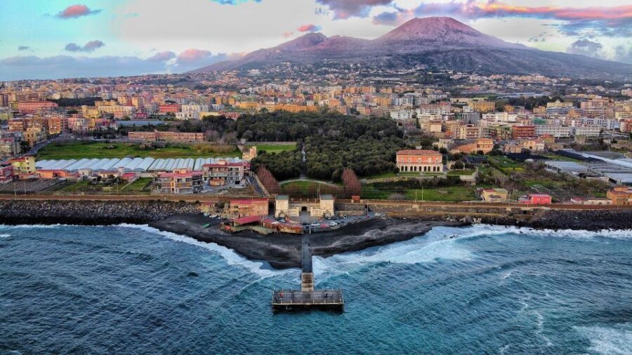 From Sorrento: Pompeii & Mt. Vesuvius Tour with Lunch & Wine - Skip-the-line Pompeii with archaeologist Maria