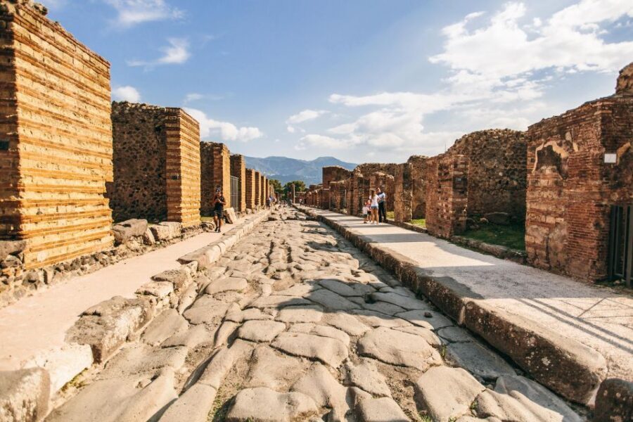 From Sorrento: Pompeii with an Archaeological Guide & Ticket - From Bar Kontatto to Pompeii: Your Morning Setup