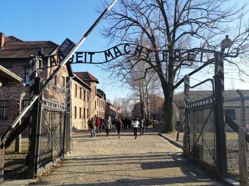 From Warsaw: Auschwitz-Birkenau Tour by Car - Key things that make this tour work well