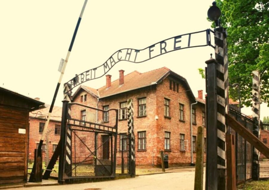 From Warsaw: Auschwitz Day Tour by Private Car with Lunch - Who this tour suits best—and who might want something else