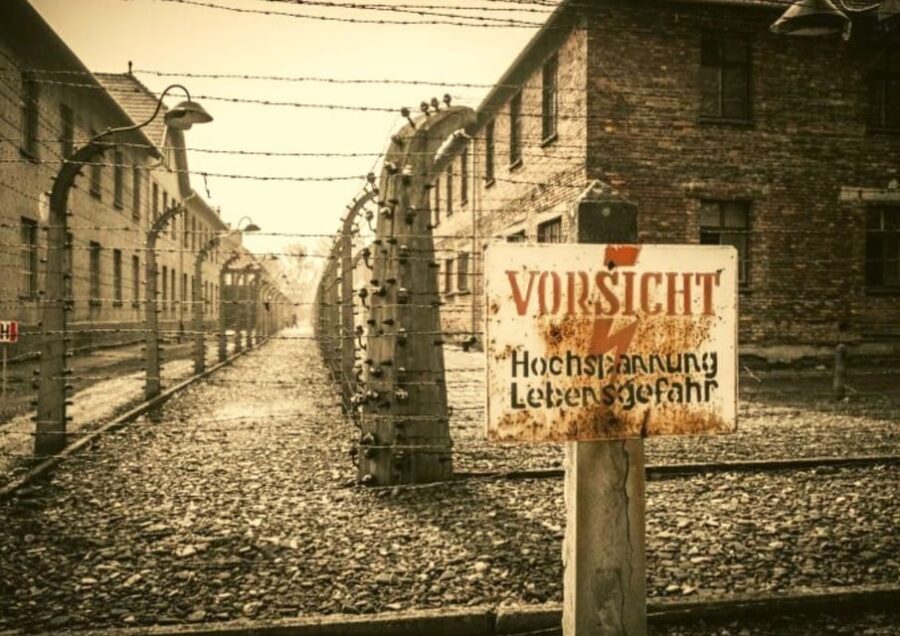 From Warsaw: Auschwitz Day Tour by Private Car with Lunch - Getting picked up at Marszałkowska and rolling to Oswiecim