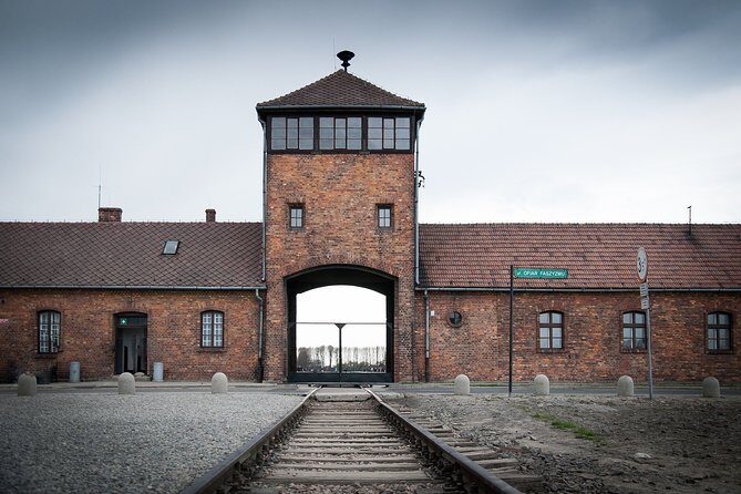 Full-Day Auschwitz and Birkenau Tour from Krakow with Private Transfer - Kraków pickup to Auschwitz: the private transfer that saves your morning