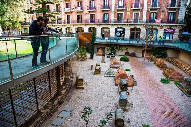 Full-Day Private Tour with Sagrada Familia and Paella - Morning in the Gothic Quarter: Cathedral streets and civic squares