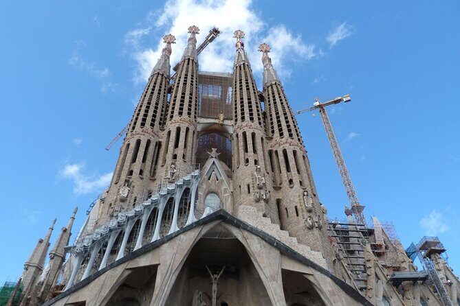 Gaudi and La Sagrada Familia Exterior Self-Guided Audio Tour - Gaudí Square and the Birth façade: the first big moment