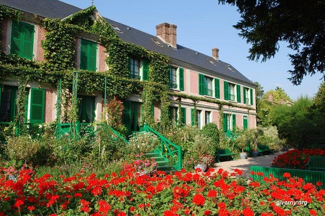 Giverny and Versailles Full Day Private Guided Tour wih Hotel Pickup - Hotel Pickup and a Small Minibus (Up to Eight)