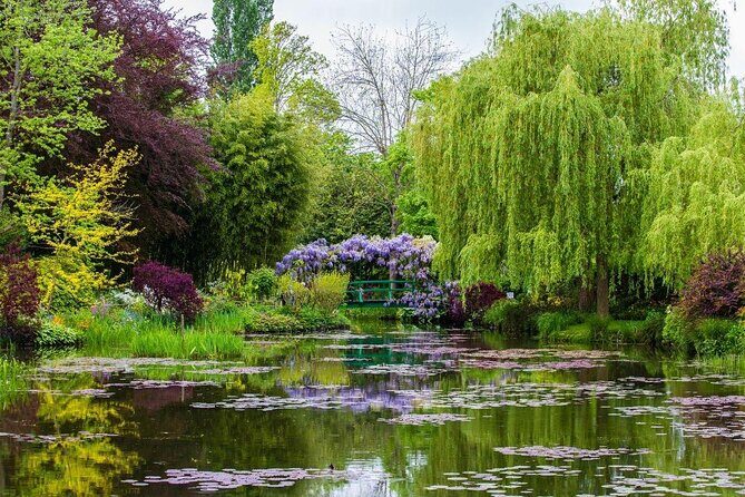 Giverny & Versailles Audio Guided Day Trip with Lunch from Paris - Key things to know before you go