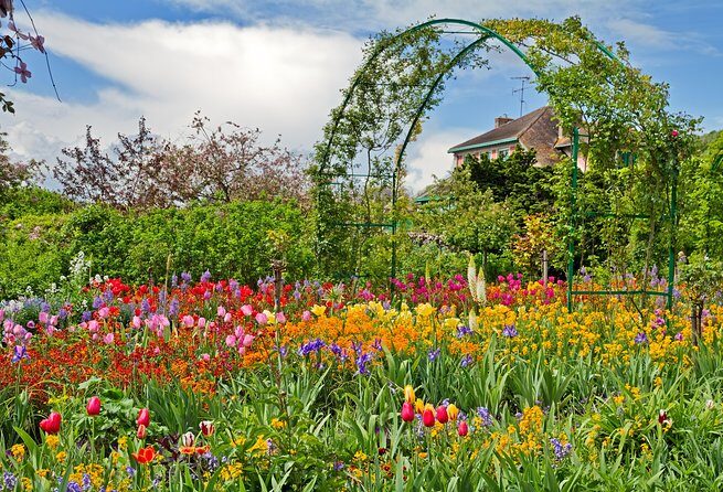 Giverny & Versailles Audio Guided Day Trip with Lunch from Paris - Hall of Mirrors timing: the part you should manage, not just walk through