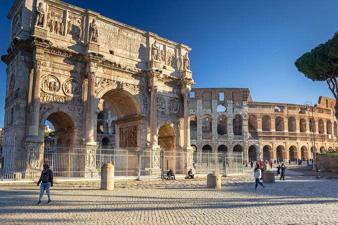 Gladiators & Saints: Colosseum Arena and St. Peter's Prison Tour - Arch of Constantine: a fast time jump and photo setup