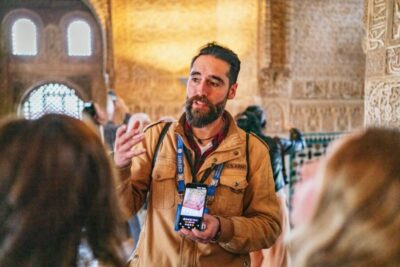 Alhambra Guided Tour with Nasrid Palaces & Gardens