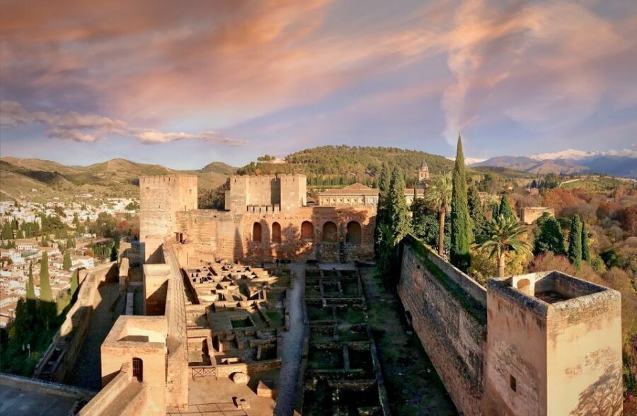 Granada: Alhambra Regular Tour - Nasrid Palaces: the 1.5-hour heart of the experience