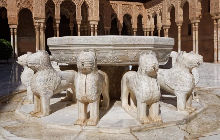 Granada: Tour of Alhambra, Generalife, and Nasrid Palaces - Walking, timing, and what to bring for a comfortable visit