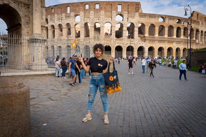 Guided Group Tour of Colosseum, Palatine Hill and Roman Forum - Entering The Colosseum: First and Second Levels in About an Hour