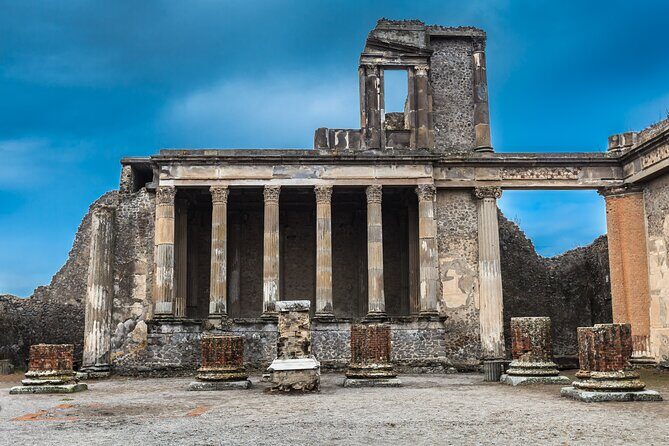 Guided Private Tour in Pompeii - Entering Pompeii Through Porta Marina Inferiore
