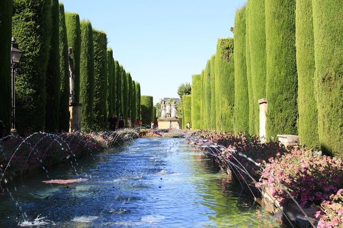 Guided tour: discover the 2 great monuments in Córdoba: Mezquita and Alcázar. - Should you book this Alcázar + Mezquita guided tour?