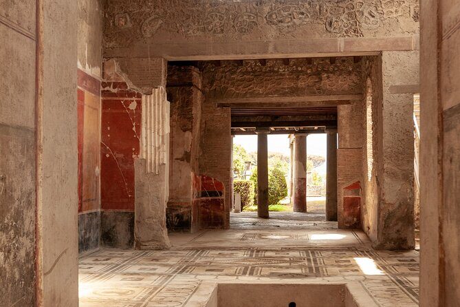 Guided Tour of Pompei, Lunch and Wine from Sorrento - Should you book this Pompeii and Vesuvius tour?