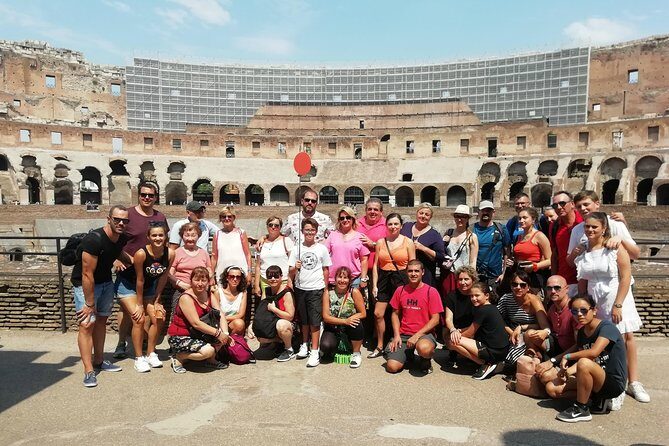 Guided tour of the Colosseum, Roman Forum and Palatine in Spanish - Palatine Hill: power, palaces, and the Romulus origin story