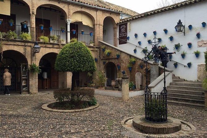 Guided visit to the Mosque-Cathedral, Jewish Quarter, Alcazar and Synagogue. Official guide - Price and Value: What You’re Really Paying For