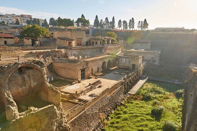 Half Day Morning Tour of Herculaneum from Sorrento - Inside the Ruins: Running Water, Homes, Baths, and Roman Décor