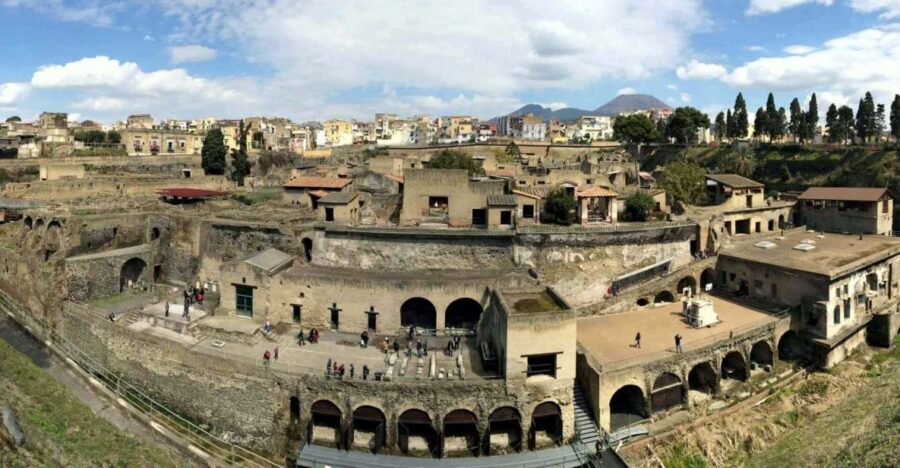 Herculaneum: Skip-the-Line Entry Ticket with Audio Guide - A self-guided route through villas buried by ash