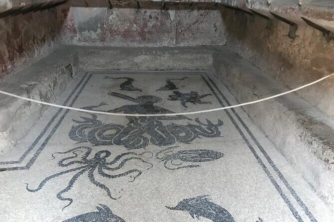 Herculaneum - Small Group Tour - Roman shops, baths, and the rhythm of daily life