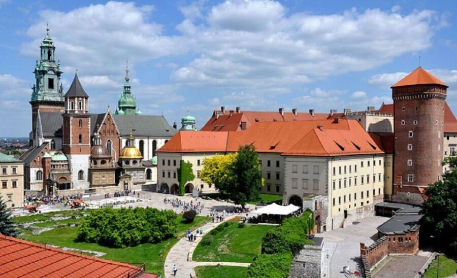 Krakow and Auschwitz Small-Group Tour from Warsaw with Lunch - Wawel Hill: cathedral and castle, plus the dragon story