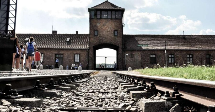 Krakow: Auschwitz-Birkenau Guided Tour Pickup/Lunch Options - Pickup, drop-offs, and the real-world timing you should trust