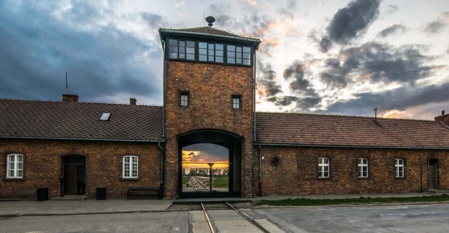 Krakow: Auschwitz-Birkenau Guided Tour with Pickup & Lunch - Auschwitz I guided walk: what to expect and how to pace yourself