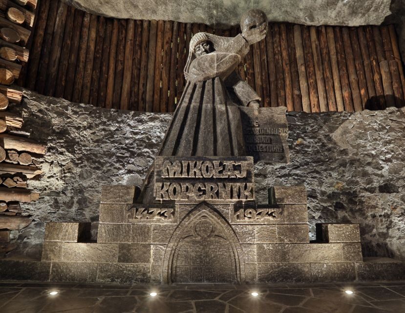Krakow: Auschwitz-Birkenau & Wieliczka Salt Mine with Lunch - Auschwitz-Birkenau and Wieliczka in One Day: what this tour does well