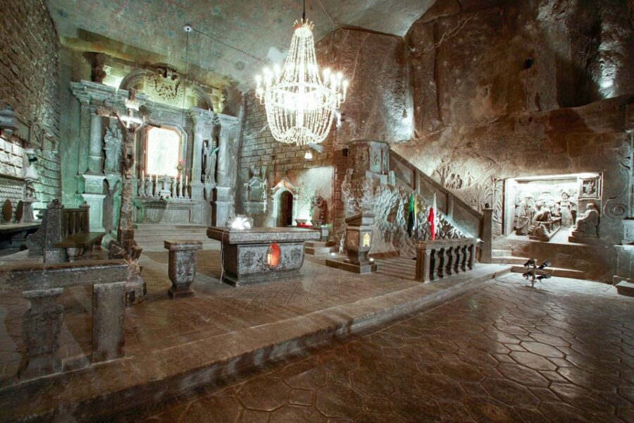 Krakow: Auschwitz & Wieliczka Salt Mine Guided Day Tour - Key highlights worth planning around