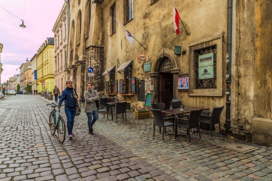 Kraków: Jewish Quarter, Auschwitz, And Salt Mine 3-Day Tour - Day 2 Auschwitz-Birkenau: how to get the most from a heavy, guided day