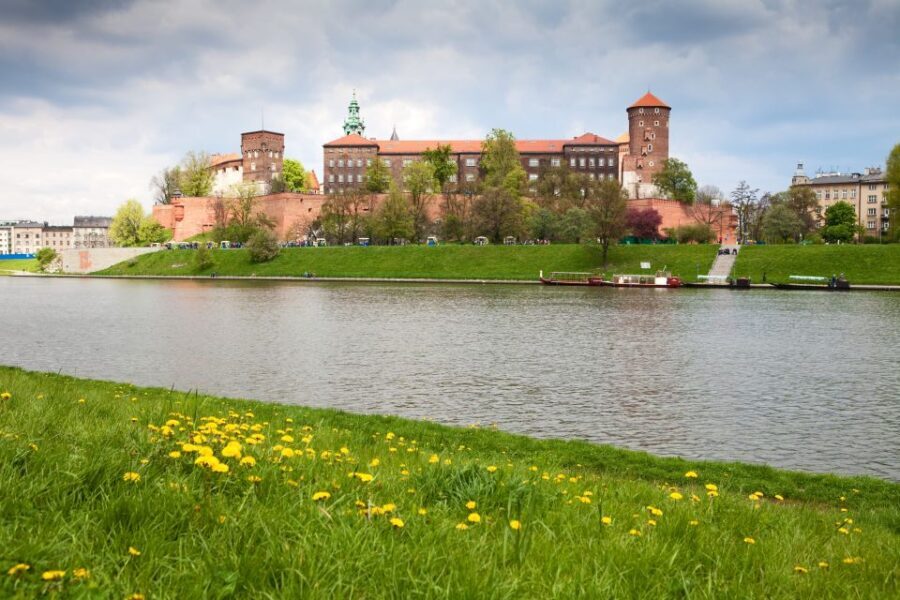 Krakow: Wawel Castle, Cathedral, Salt Mine, and Lunch - Wawel Cathedral: Where dress rules and worship events can affect access