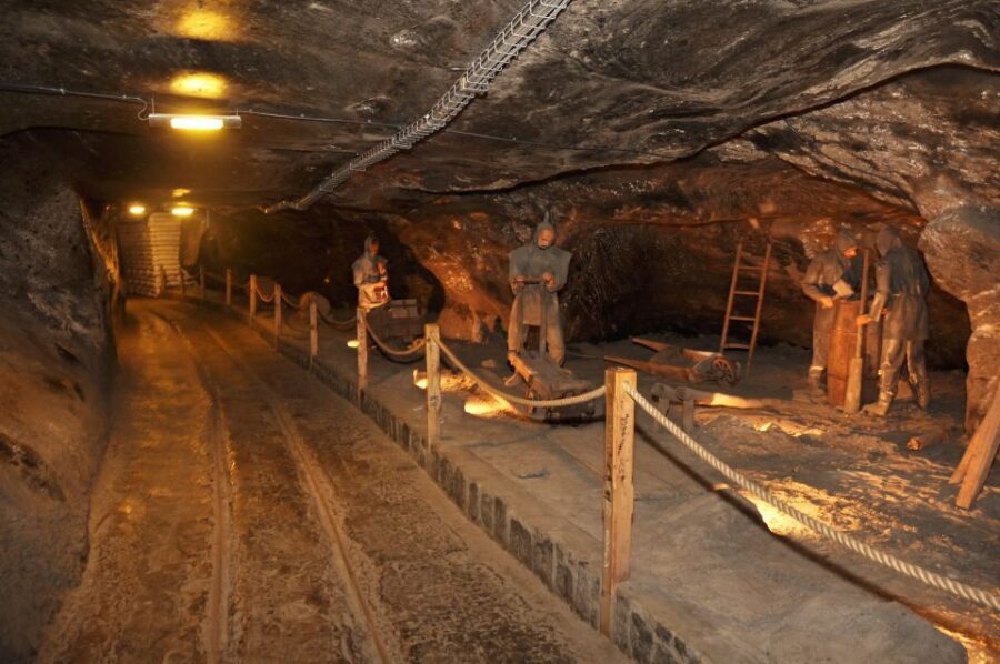 Krakow: Wawel Castle, Cathedral, Salt Mine, and Lunch - Wieliczka Salt Mine Underground: Chapels, Chandeliers, Lakes, and St. Kinga