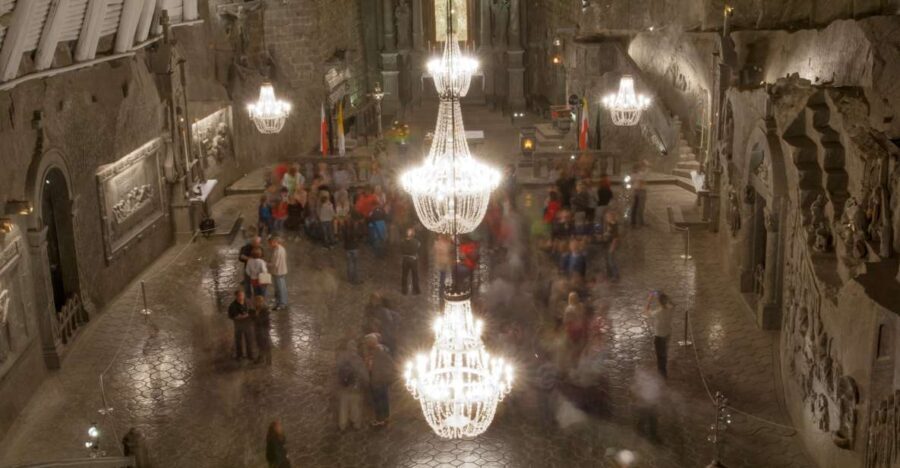 Krakow: Wieliczka Salt Mine Tour with Private Transfers - The 4-hour flow: what your time is likely doing underground