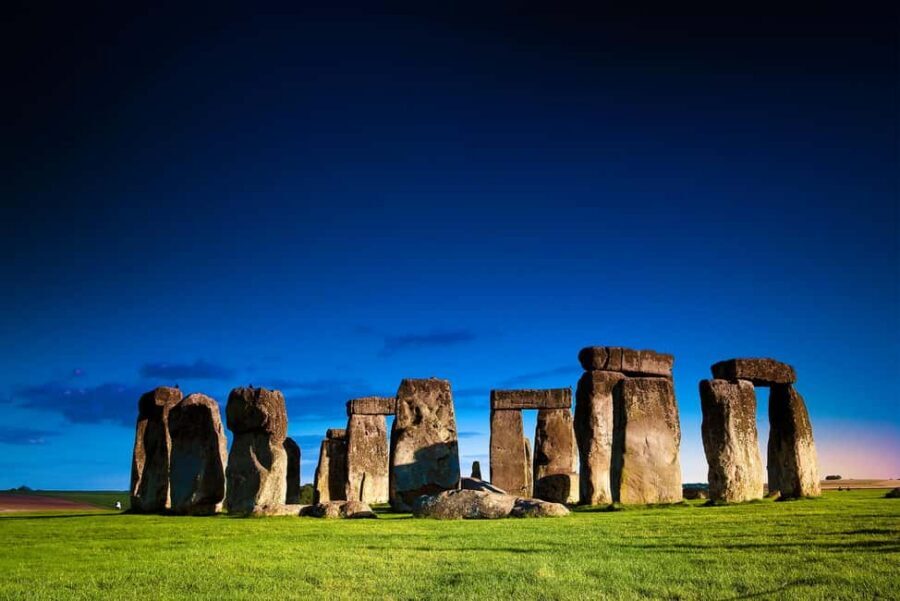 London: Stonehenge, Windsor Castle, Bath, Lacock & Pub Lunch - Key things you’ll notice (and why they matter)