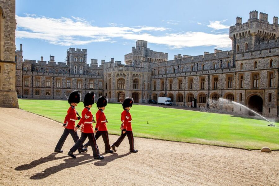 London: Windsor Castle, Stonehenge, and Bath Day Trip - Starting at Victoria Coach Station: the rhythm of a long day trip