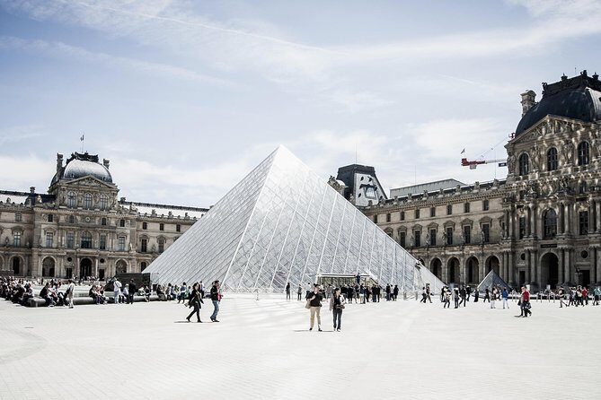 Louvre Museum Guided Tour Options with Timed Entry - Walking the Louvre grounds and Cour Carrée: a quick orientation with real views