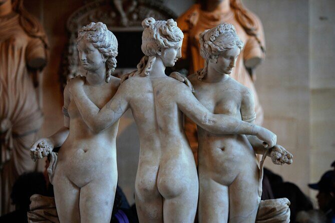 Louvre Treasures Private Experience – Languages Available - A two-hour Louvre plan that respects your time