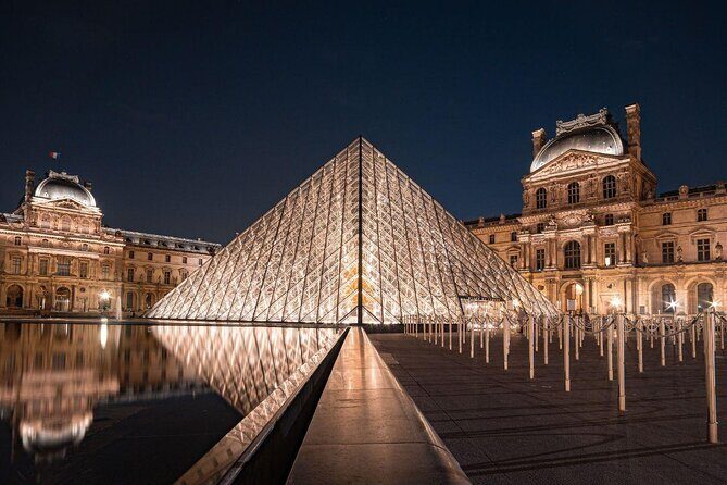 Mona Lisa and Treasures: Louvre Museum Experience 6-people Max - A two-hour Louvre plan for up to six people