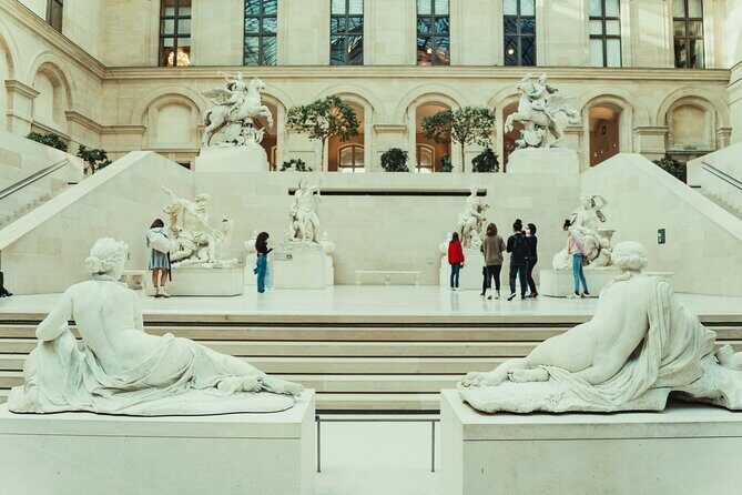 Mona Lisa and Treasures: Louvre Museum Experience 6-people Max - Should you book this Louvre tour?