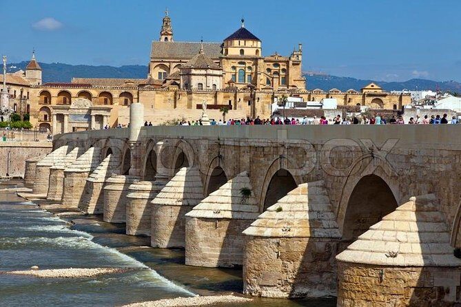 Mosque-Cathedral, Alcazar & Jewish Quarter with Tickets - Mezquita-Catedral de Córdoba: The Mosque Layout That Became a Cathedral