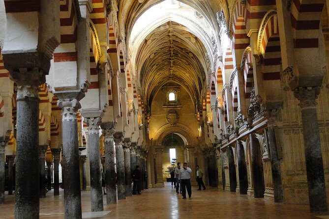 Mosque-Cathedral, Alcazar & Synagogue with Skip the Line Tickets - Guide Style and Group Feel: What Makes the Tour Work