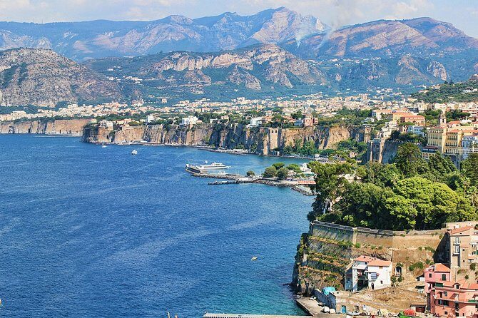 Naples Shore Excursion: Pompeii and Sorrento Day Trip - The included pizza lunch: filling, but don’t assume it’s gourmet