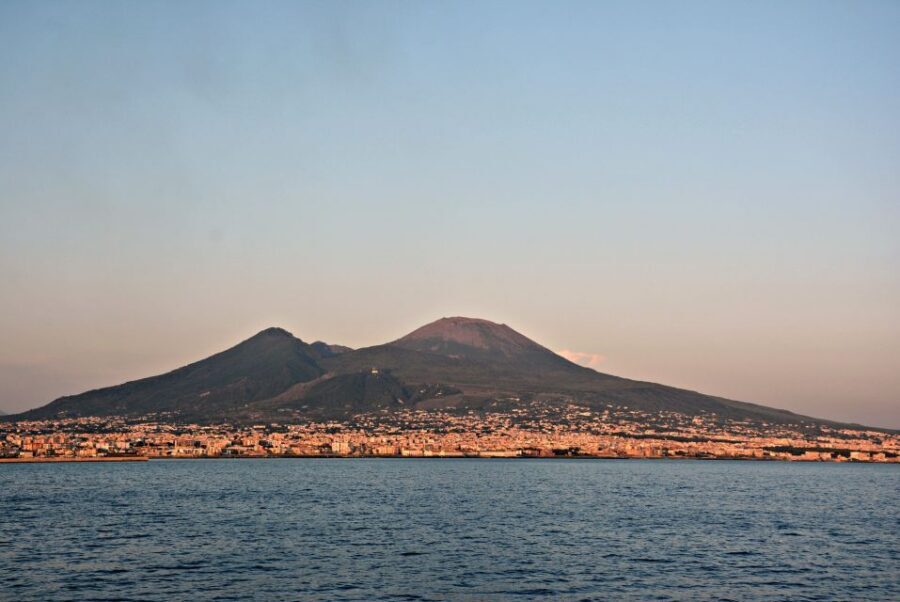 Naples: Vesuvius Half-Day Trip with Lunch and Wine Tasting - Photo stops that actually matter: Bay of Naples, Somma, and Giant’s Valley