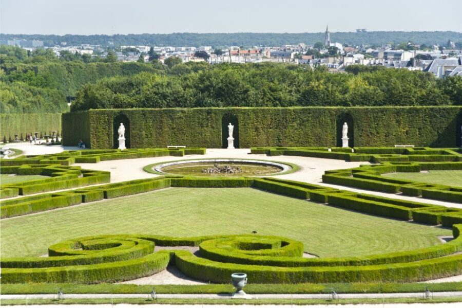 Palace of Versailles Guided Afternoon Tour from Paris - Getting there from Paris: coach comfort and the Bir-Hakeim start
