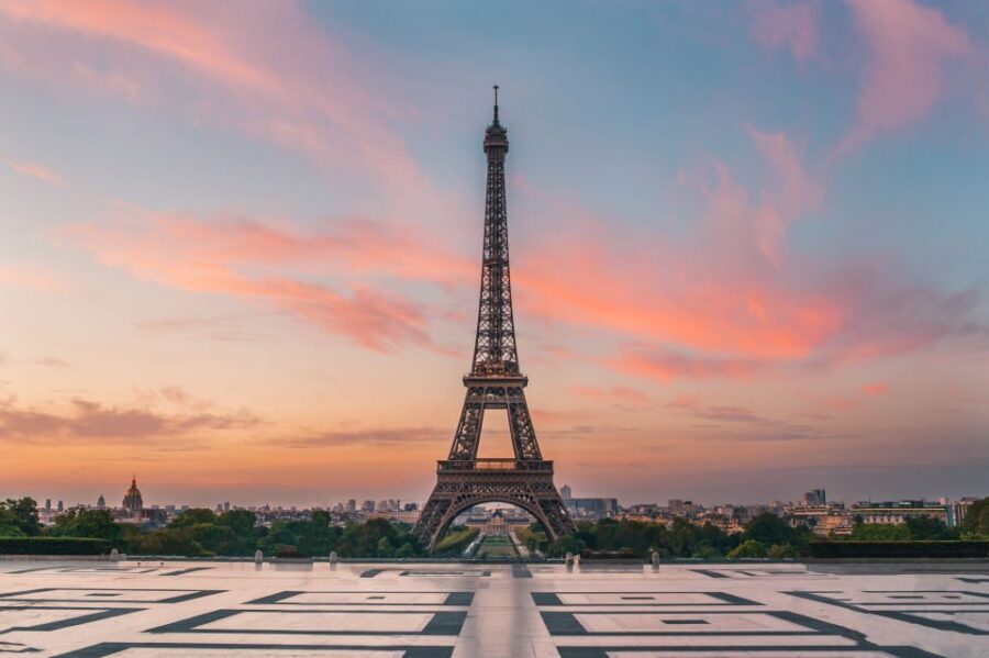 Paris: Access Eiffel Tower Summit or Second Level - The guided escort: what your guide does (and what they don’t)