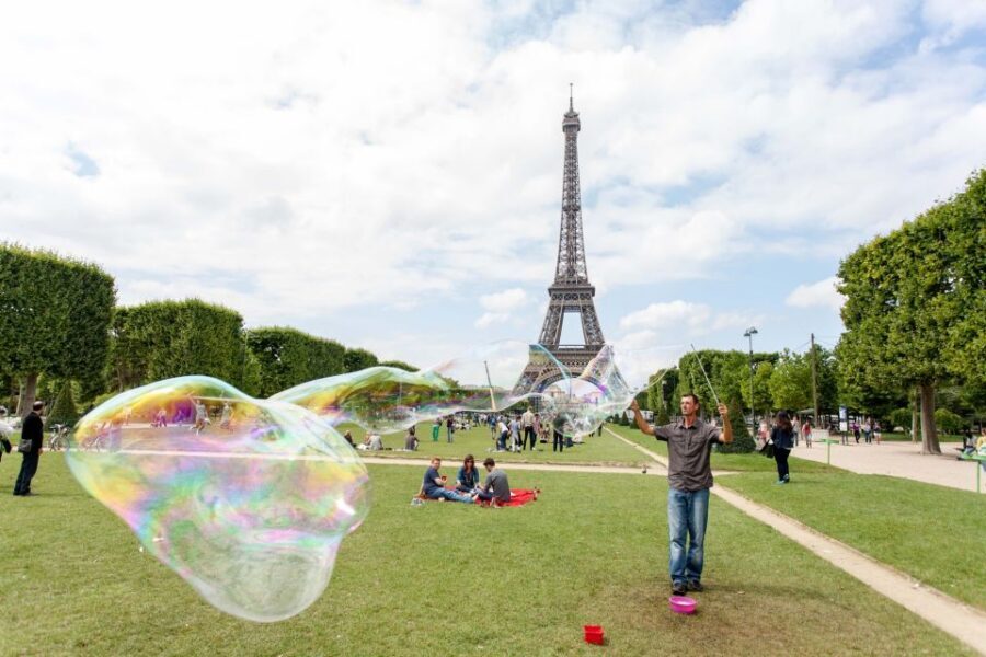 Paris Bike Tour: Eiffel Tower, Place de la Concorde & More - Bikes, Helmets, and Kid Options That Actually Help
