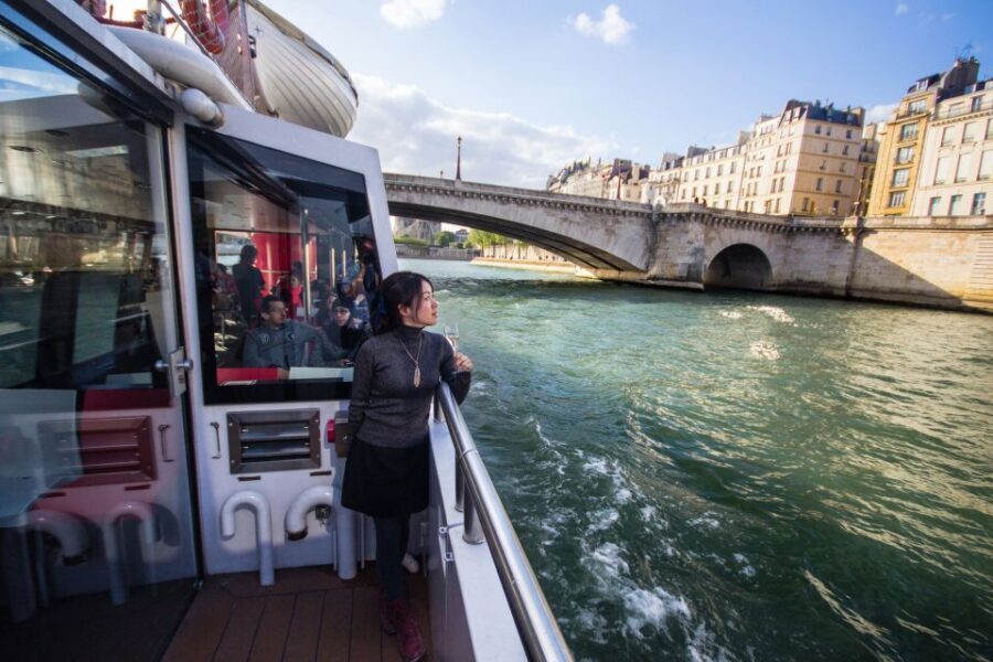Paris: Champagne Tasting Cruise Departure from Eiffel Tower - The sommelier experience: friendly wine talk, not pretense