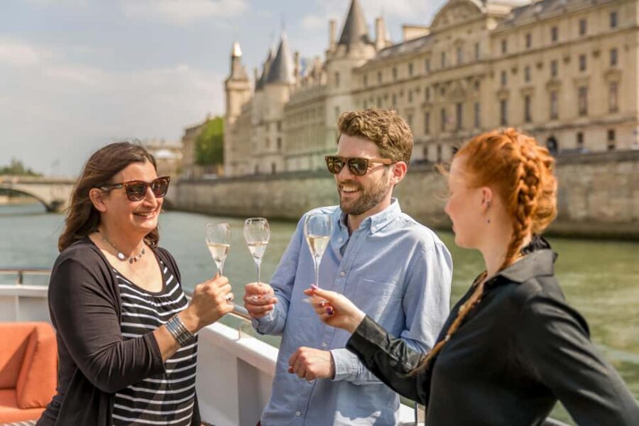 Paris: Champagne Tasting Cruise Departure from Eiffel Tower - The private front salon: why the boat layout matters