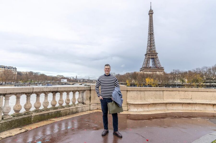 Paris: Eiffel Area Private Photoshoot - Languages and Communication: Why It Matters for Photo Results