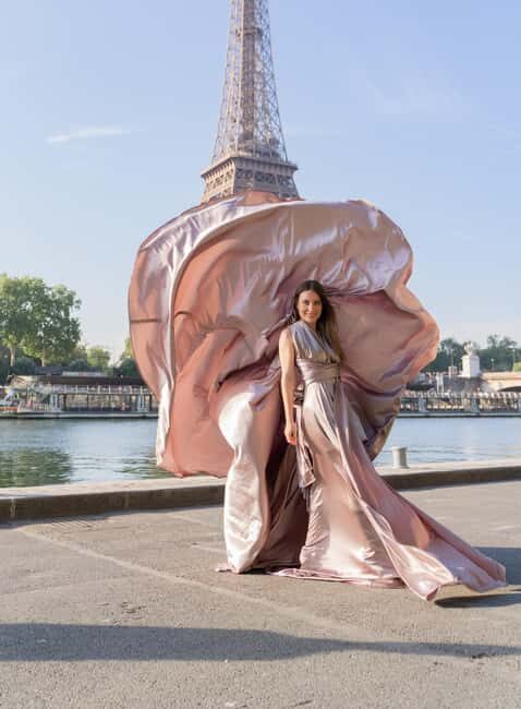 Paris: Eiffel Tower Flying-Dress Photoshoot jonadress - Place du Trocadéro: where you’re aiming for the Eiffel Tower look